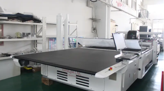 Fabric Cutting Machine Fabric Cutting Machine